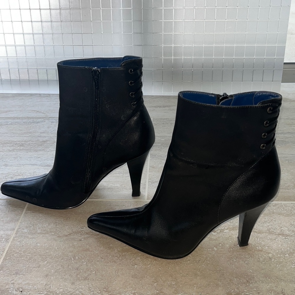 Mia black high heeled booty 8.5m